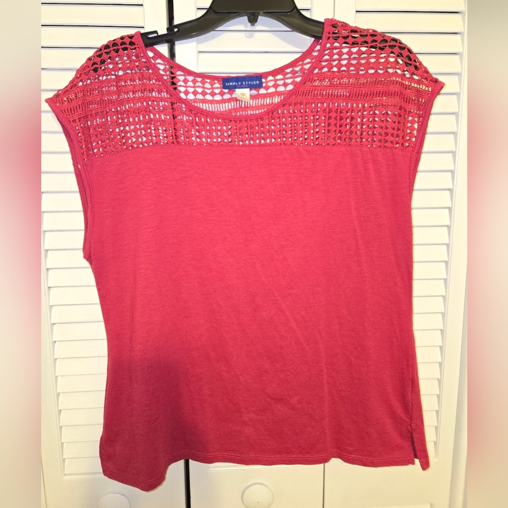 Simply Styled Women's L Crochet Yoke Shirt